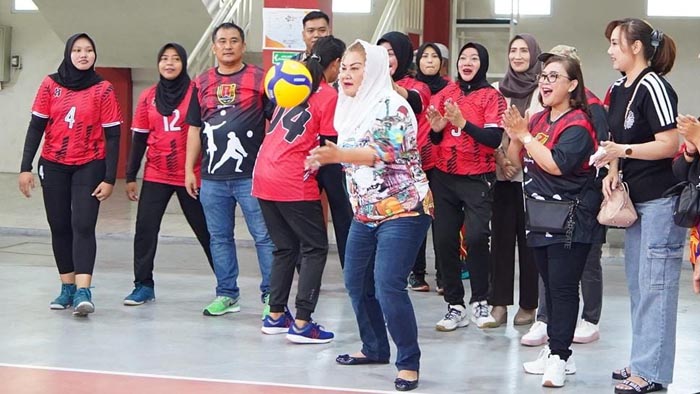 Kejuaraan Bola Voli Kader PKK Semarang, Kecamatan Gunungpati Cetak Sejarah dengan Kemenangan Gemilang