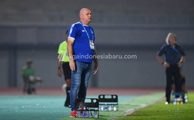 Bojan Hodak Raih Coach of The Month Bulan Oktober