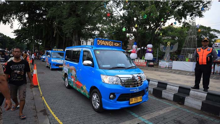 Resmi, Kota Solo Perbaharui Angkutan Feeder Batik Solo Trans