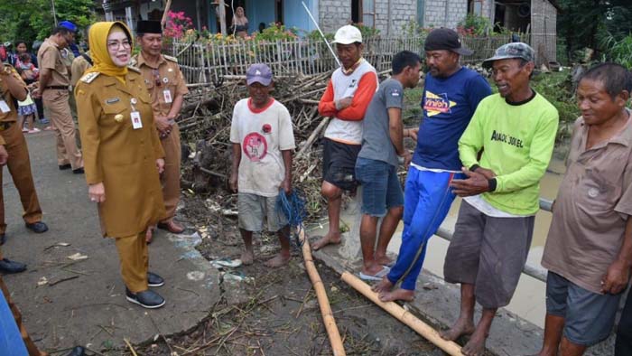 Bupati Sukoharjo Tinjau Lokasi Pedukuhan yang Terdampak Tanah Longsor dan Banjir