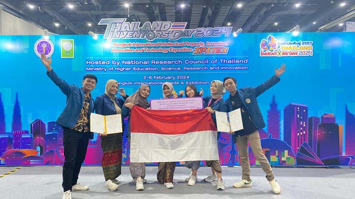 Mahasiswa UNAIR Raih Gold Medal dalam IPITEX di Bangkok