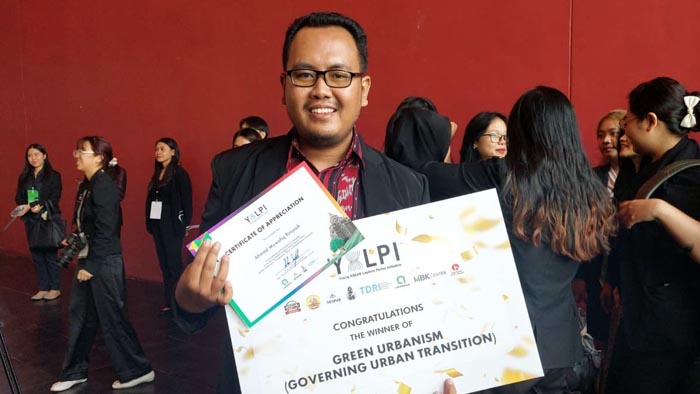 Kisah Inspiratif Mahasiswa UNAIR, Ahmad Muwaffiq Rosyadi Meraih Penghargaan Internasional di YALPI