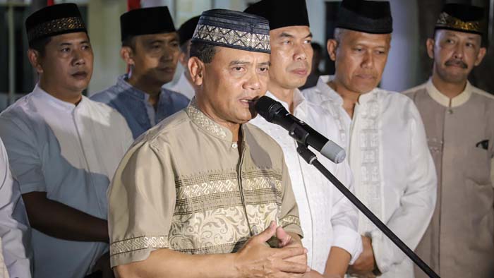 Kapolda Jawa Tengah Berikan Tali Asih pada Anak Yatim di Tarawih Keliling Forkompinda