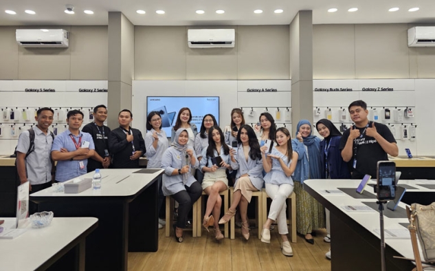Undang Influencer, Samsung Experience Store Bumilindo Ngaliyan Semarang Tunjukkan Kecanggihan Samsung Foldables 6 