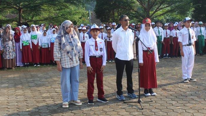Menyambut Tahun Ajaran Baru, SMPN 2 Bandar Gelar MPLS Bersama Orang Tua Siswa
