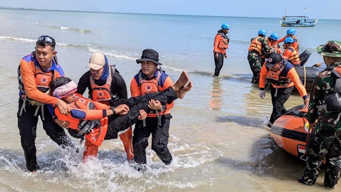 Tim Reaksi Cepat Selamatkan Korban Tenggelam di Pantai Karangjahe