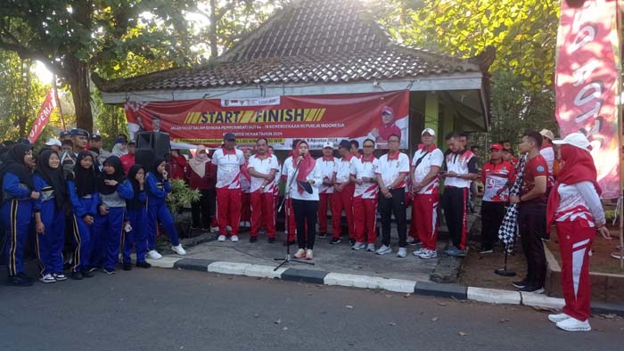 Ribuan Peserta Ikuti Jalan Sehat HUT RI ke-79 di Demak