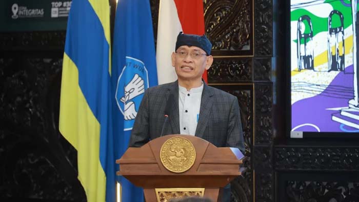 Rektor UNAIR Serukan Peningkatan Kualitas SDM untuk Wujudkan Indonesia Emas 2045