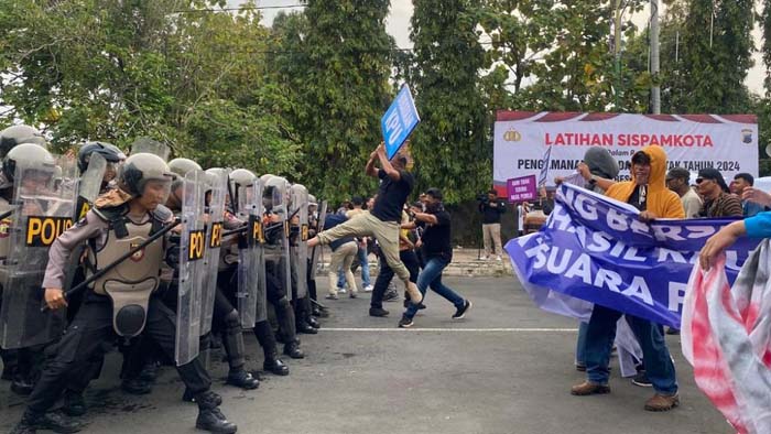 Latihan Sispamkota Polres Batang Persiapkan Personel untuk Pengamanan Pilkada Serentak 2024
