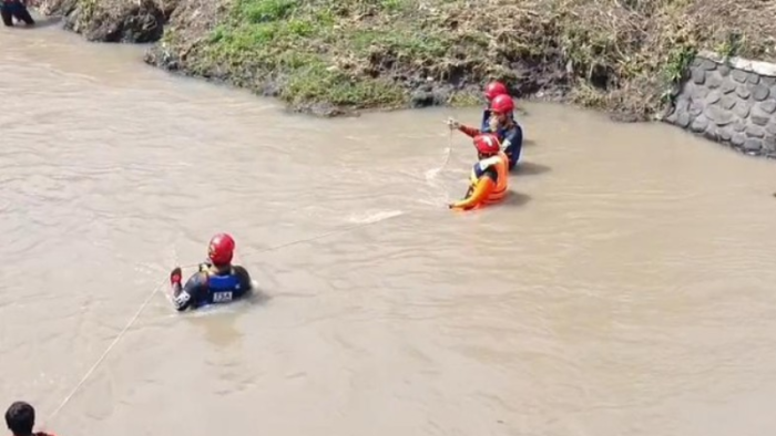 Balita di Pasuruan Hilang Misterius Saat Ibu BAB di Sungai, Pencarian Masif Dilakukan