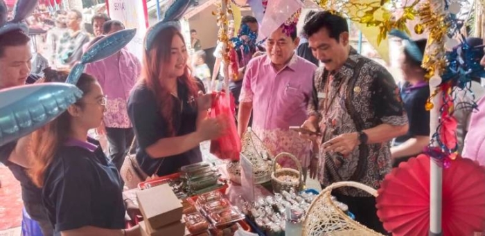 Usai Dampingi selama Dua Bulan, 778 Mahasiswa Unika Soegijapranata Pamerkan Karya 130 Mitra