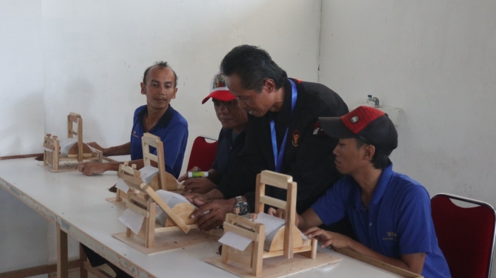 Lapas Semarang Adakan Pelatihan Linting Rokok untuk Napi