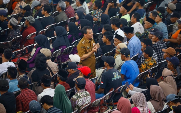 Harga Cabai di Jateng Masih Terkandali, Ahmad Luthfi Apresiasi Para Petani