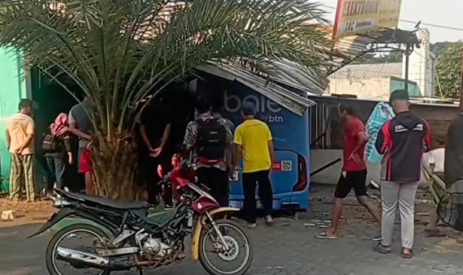Bus Trans Semarang Kecelakaan di Mijen: Ternyata usai Turun Mesin dan Rem Bermasalah