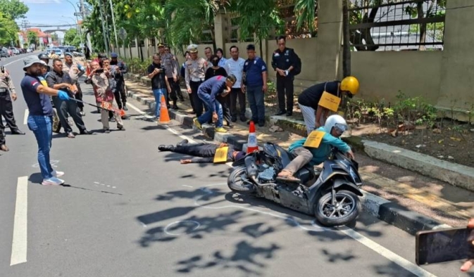 Polisi Gelar Rekonstruksi Kecelakaan Yang Tewaskan Mahasiswa di Semarang