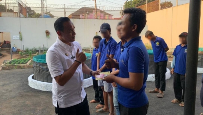 Usai Bekerja di Penjara, Napi Lapas Semarang Dihadiahi Premi