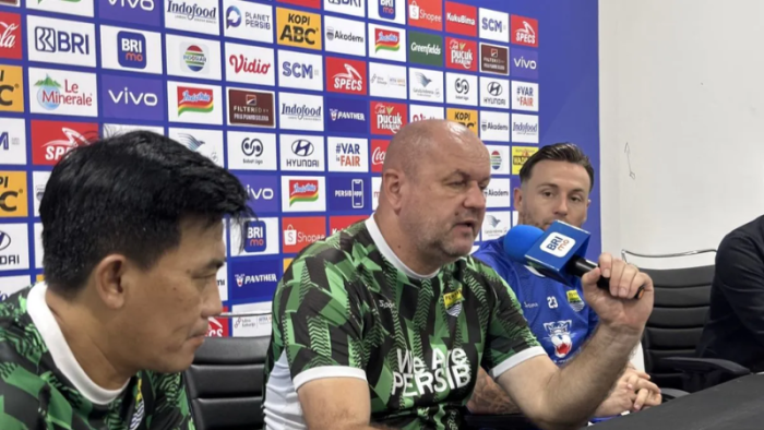Bojan Hodak Minta Jadwal Laga Persib vs Malut United Diundur karena Kendala Penerbangan