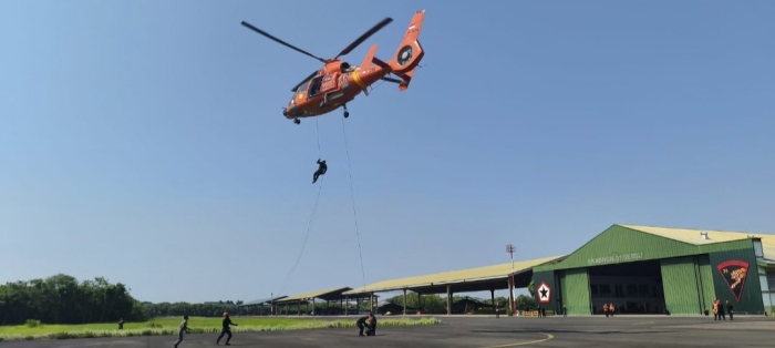 104 Personil Gabungan Rescuer Ikuti Latgab Heli Rescue di Penerbad Semarang