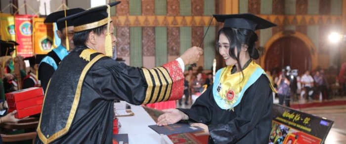 Untag Semarang Luluskan 588 Wisudawan