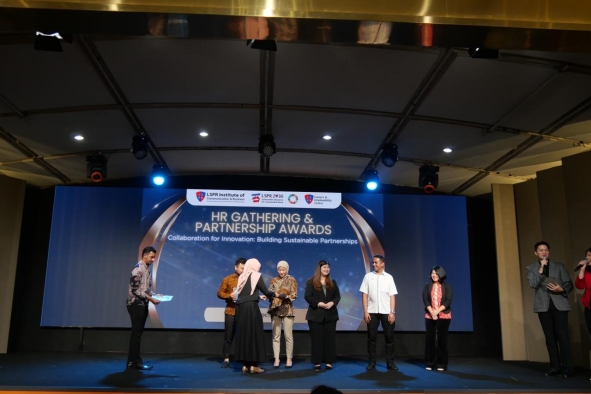 KAI Wisata Raih Penghargaan HR Gathering & Partnership Awards 2025 dari LSPR
