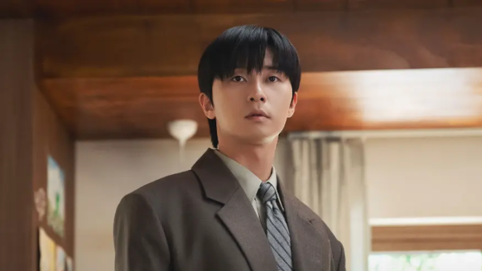 Park Seo Joon Tampil Sebagai Jurnalis yang Bertemu Kembali dengan Cinta Pertamanya di Drama Romantis “Surely Tomorrow”