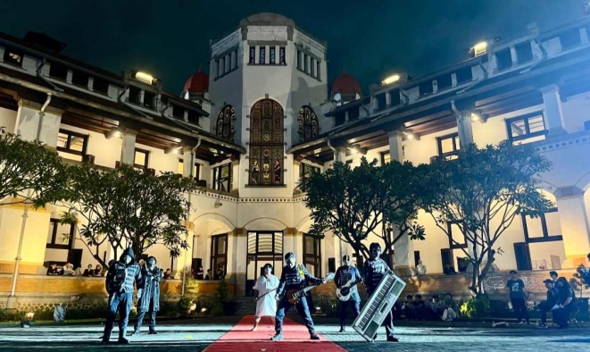 KAI Wisata Ramaikan Historic Building Lawang Sewu dengan Cosplay Carnival 2025