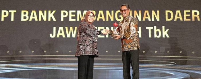 Sukses Dorong UMKM, Bank Jateng Jadi Pionir Pembiayaan di CNN Indonesia Awards 2025