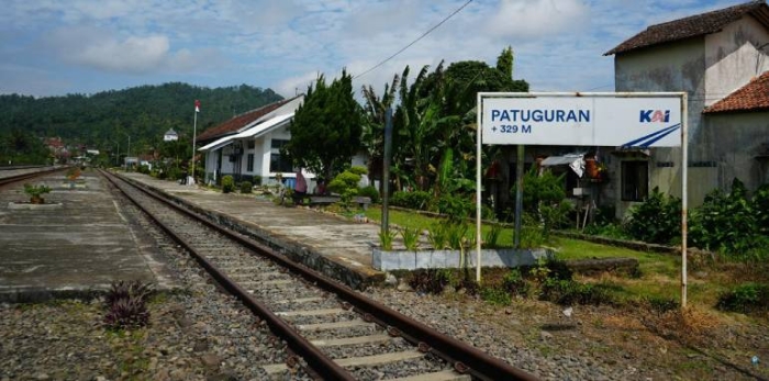 KAI Daop 5 Purwokerto Ganti Wesel untuk Tingkatkan Keselamatan Perjalanan Kereta Api