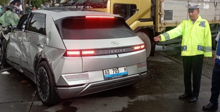 Truk Tanpa Muatan Tabrak Empat Mobil di Exit Tol Bawen