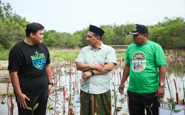 Hadiri Tanam Mangrove di Jepara, Wagub Jateng Ingatkan Pentingnya Menjaga Ekosistem