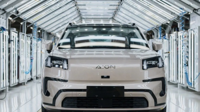 GAC Gandeng Magna Perluas Produksi Mobil Listrik AION V di Eropa