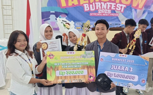 Tampil di Burnfest Unpad, Tim Limbah Cerdas SMA N 1 Maos Sabet Tiga Penghargaan