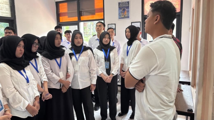 Belajar dari Dekat: 40 Peserta Magang Dikenalkan Berbagai Ruang Kegiatan di Lapas Semarang