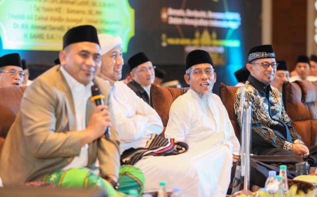 Taj Yasin Ajak Ribuan Jamaah Jateng Bersholawat Berdoa untuk Korban Bencana