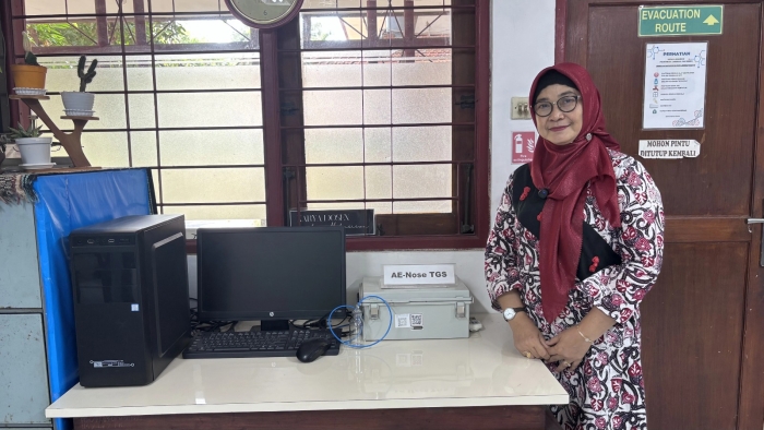 Guru Besar FST UNAIR Kembangkan Aenose, Alat Cerdas Pendeteksi Kesegaran Daging