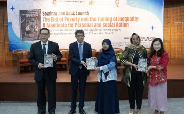 Peluncuran Buku Edisi Bahasa Indonesia"The End of Poverty" di Jakarta
