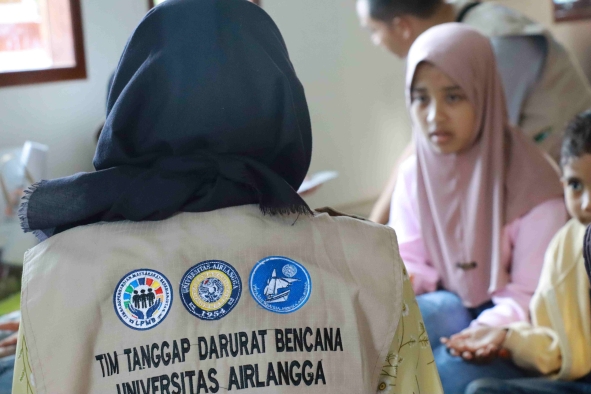 UNAIR Dampingi Anak-Anak Penyintas Bencana, Fokus Pemulihan Psikologis Pascagalodo