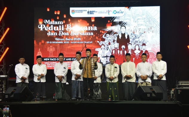 Tanpa Kembang Api, Cilacap Sambut Tahun Baru 2026 dengan Doa Bersama 
