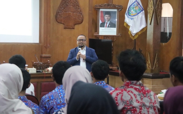 Kemendagri dan Bakesbangpol Purbalingga Gelar Forum Penguatan Demokrasi untuk Pelajar