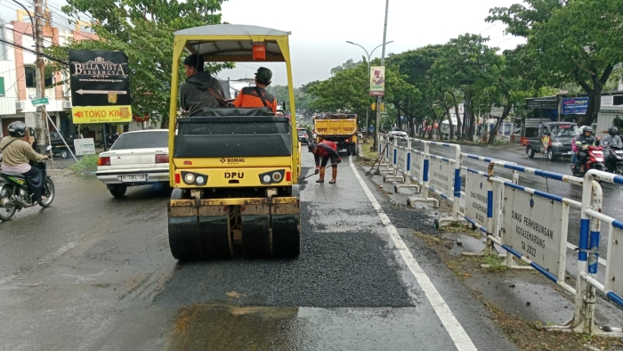 Pemkot Semarang Tambal Jalan Berlubang di Sejumlah Ruas Jalan