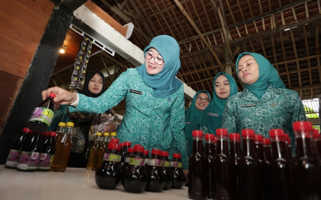 Kunjungi Pusat UMKM Dukungwaringin, Nawal Yasin Borong Kopi Khas Muria Kudus