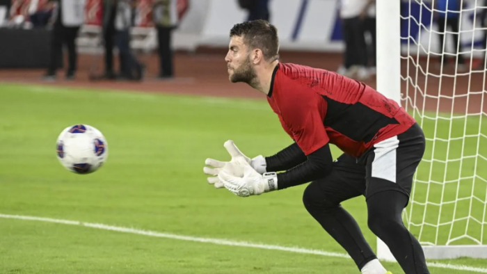 Maarten Paes Dikabarkan Sepakat Merapat ke Ajax