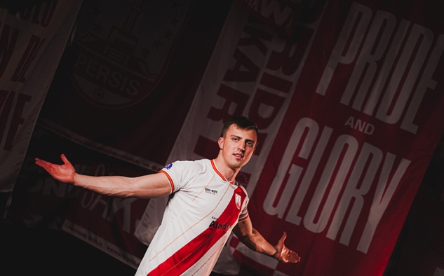 Persis Solo Resmi Perkenalkan Penyerang Barunya Roman Paparyga 