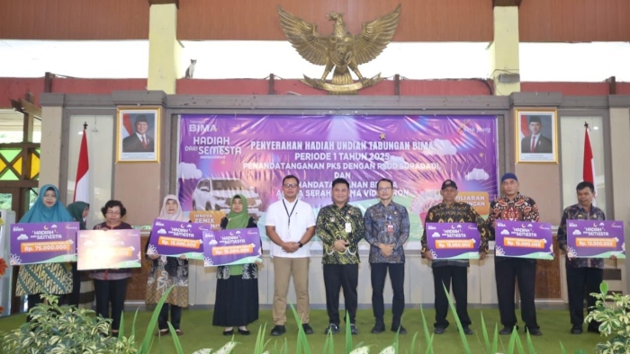 Bank Jateng Slawi Serahkan Hadiah Bima dan CSR Videotron