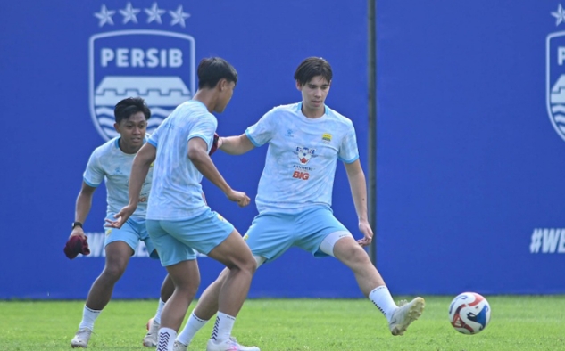 Dion Markx Mulai Berlatih dengan Persib Bandung, Pelatih Bojan Hodak Berikan Kesan Positif