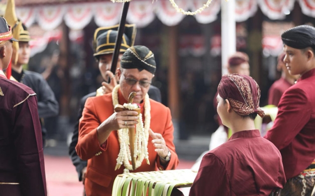 Ribuan Warga Antusias Ikuti Kirab Pusaka Hari Jadi ke-455 Kabupaten Banyumas