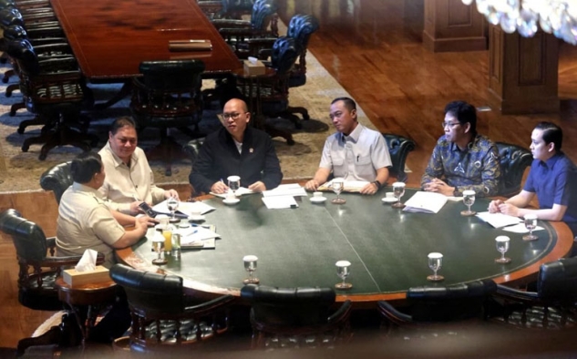 Presiden Prabowo Panggil Sejumlah Menteri ke Hambalang, Bahas Strategi Hadapi Dinamika Ekonomi Global