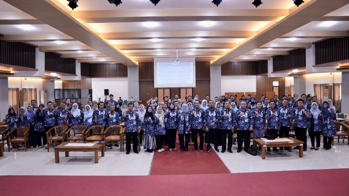 Menuju Standar Keunggulan yang Lebih Tinggi, Para Pimpinan UPGRIS Tandatangani Kontrak Kinerja