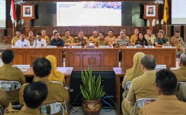 Gubernur Jateng Instruksikan Pemkab Pekalongan Tingkatkan Pelayanan Masyarakat