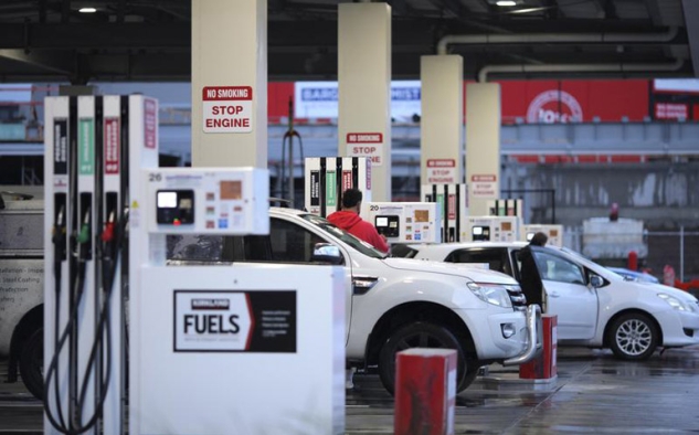 Harga Minyak Mentah Melonjak Naik, Pengguna Kendaraan di Selandia Baru Lakukan "Panic Buying"